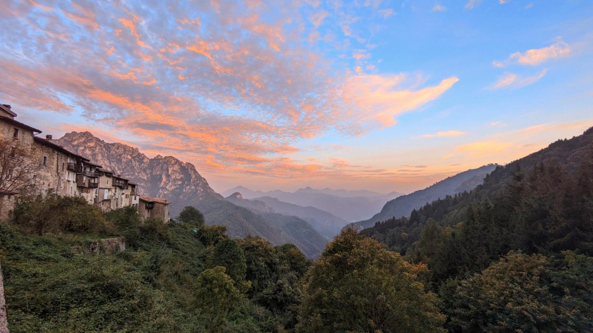 B&B Piccolo Tibet Lavenone ภายนอก รูปภาพ